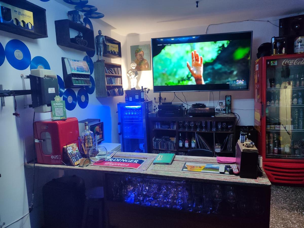 Casa Almarita - Hostal, Bar Y Restaurante ميديلين المظهر الخارجي الصورة