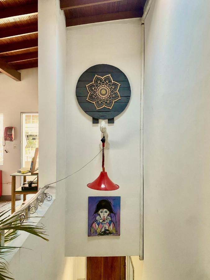Casa Almarita - Hostal, Bar Y Restaurante ميديلين المظهر الخارجي الصورة