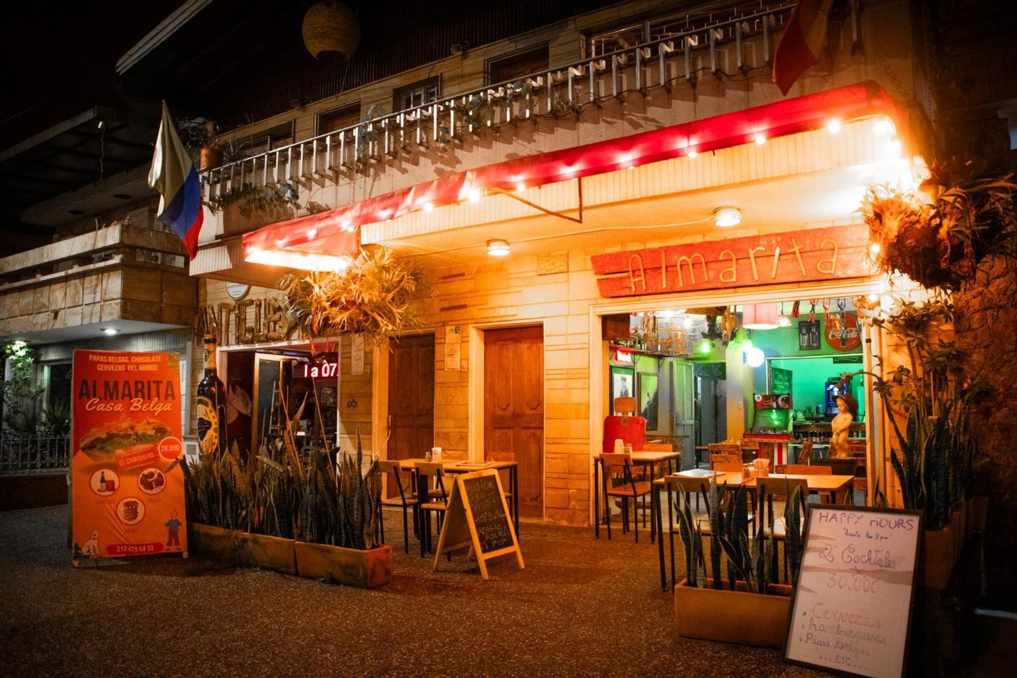 Casa Almarita - Hostal, Bar Y Restaurante ميديلين المظهر الخارجي الصورة